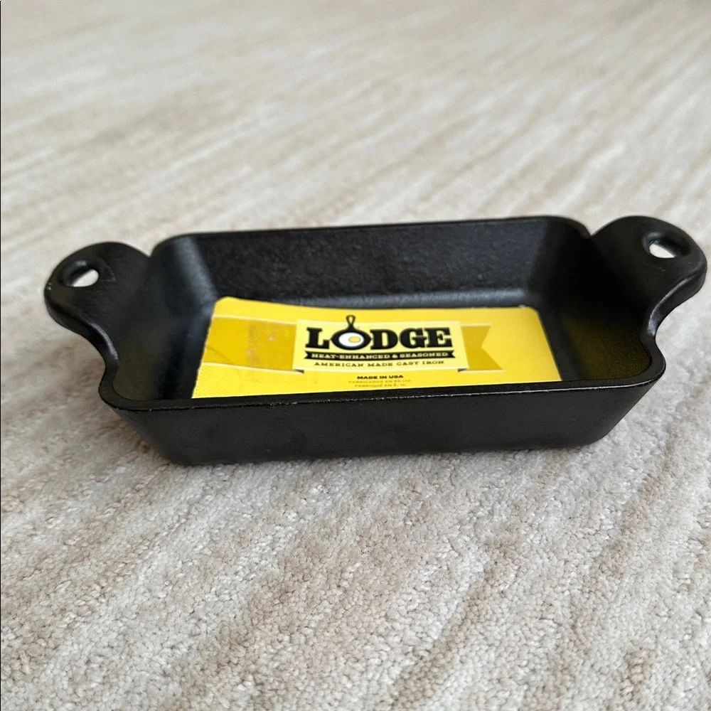 NWT Lodge Heat-Treated 10 Ounce Rectangular Cast Iron Mini Server
